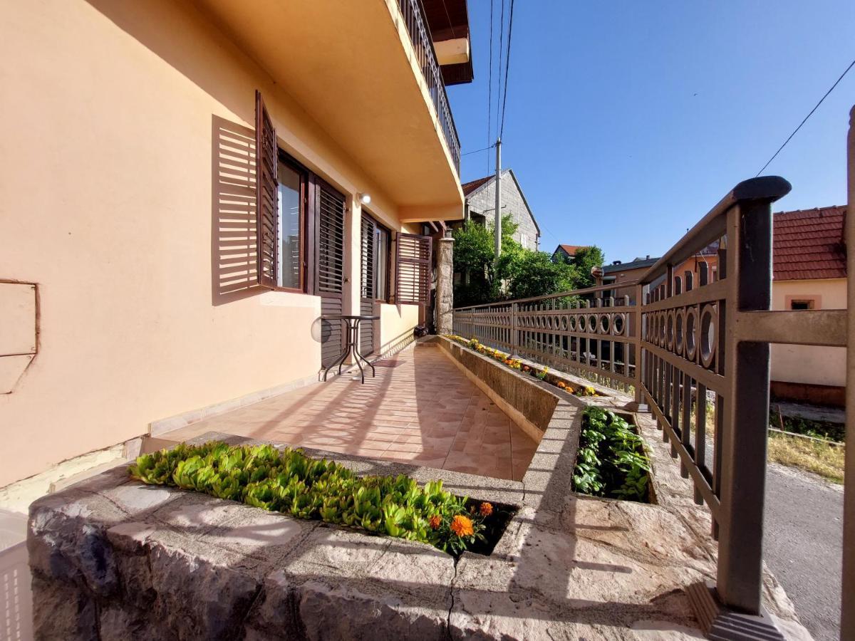 Holiday Home Milanovic Cetinje Eksteriør billede